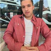 Graduado en química y estudiante de máster da clases de física, química y ciencias naturales a nivel de ESO y bachiller